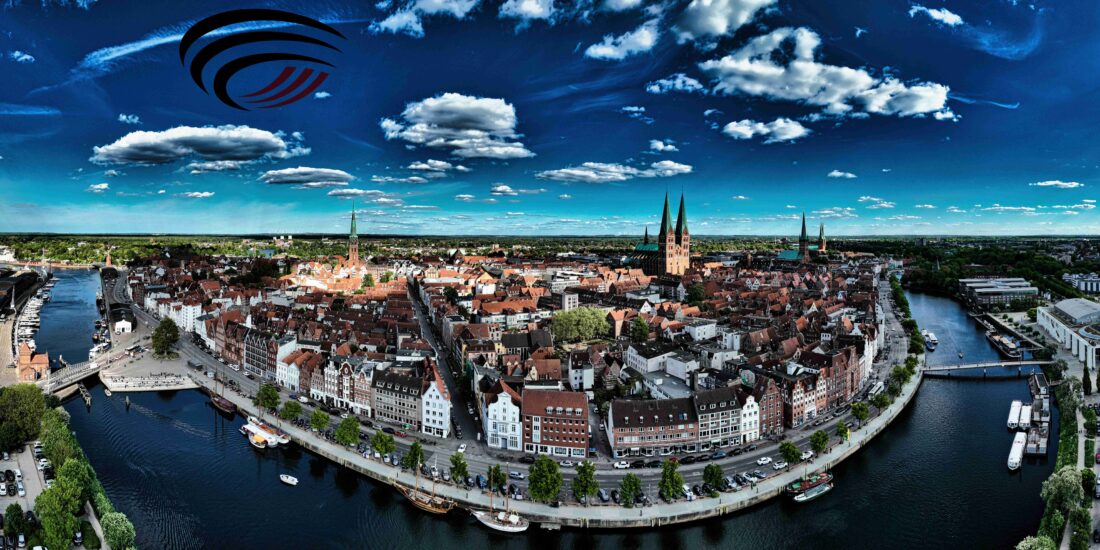 Die Stadt Lübeck aus der Luft betrachtet